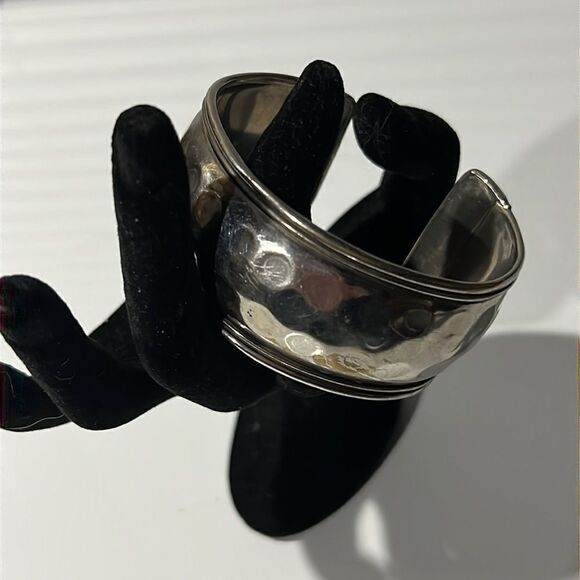 Closet Sale 3 for $15 Silver Tone Cuff Bracelet - Picture 1 of 12